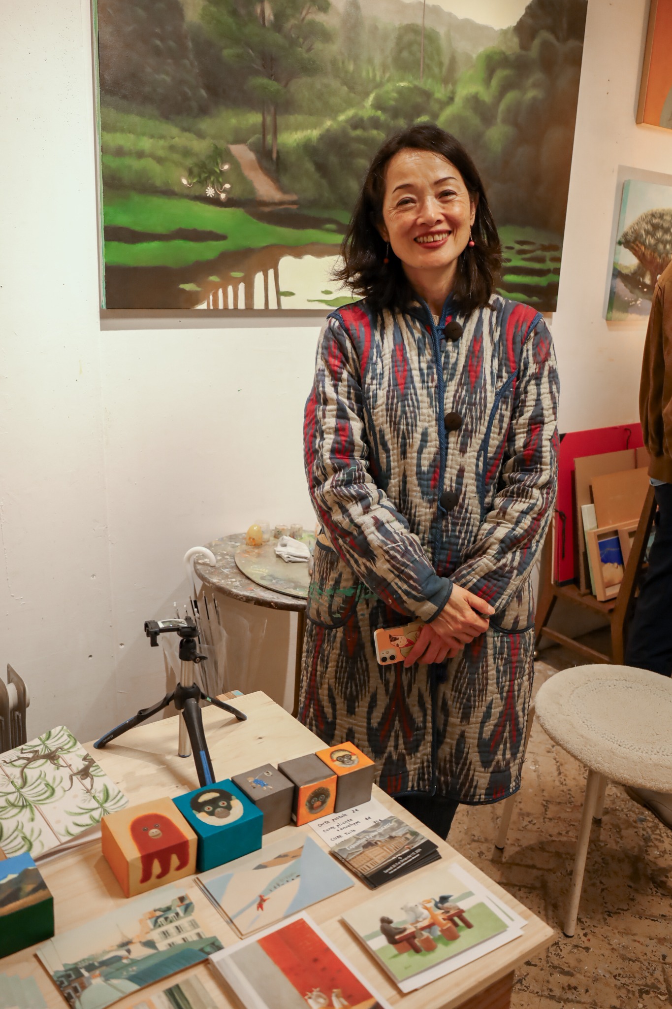 Kyoko Dufaux dans son atelier à Boulogne-Billancourt